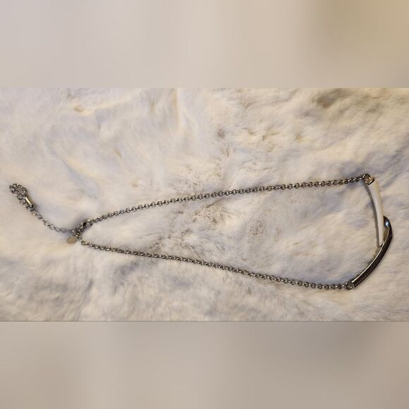 NWOTโLia Sophia "Junction" white and silver Necklace - Picture 3 of 6